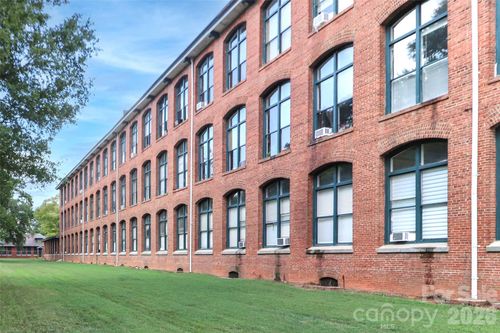 315-201 S Hoskins Rd, Charlotte, NC, 28208-1462 | Card Image