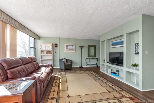 2a-7-25 166th St, Whitestone, NY, 11357-2037 | Card Image
