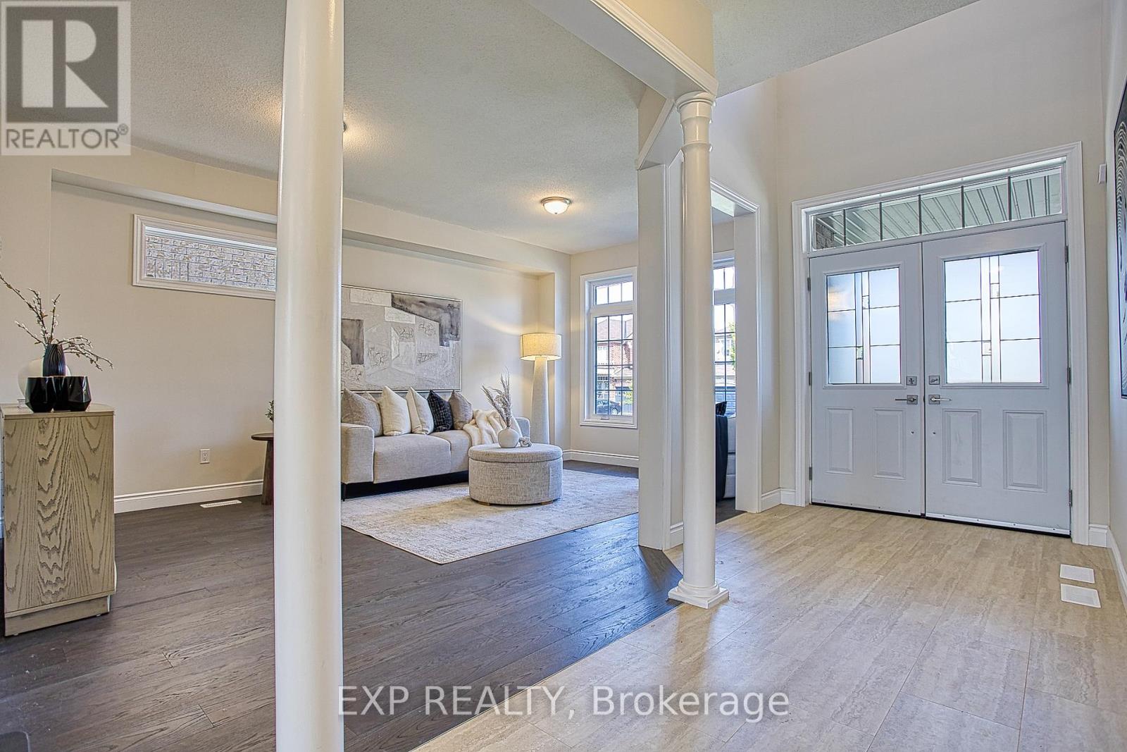 Residential in Hamilton (Waterdown) 4