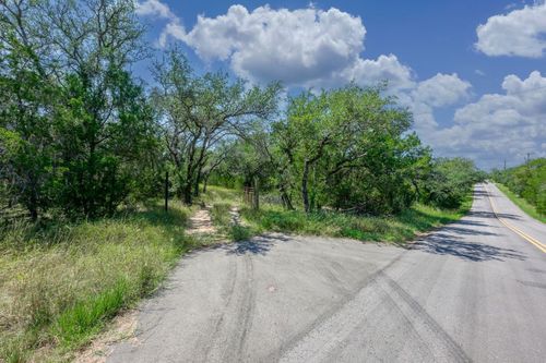 807 County Road 420, Spicewood, TX, 78669-3084 | Card Image