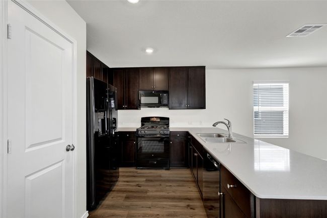 231 Gabbro Gdns, House other with 4 bedrooms, 3 bathrooms and 2 parking in Maxwell TX | Image 5