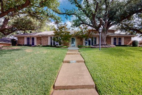 2819 Quail Ridge Dr, Carrollton, TX, 75006-4806 | Card Image