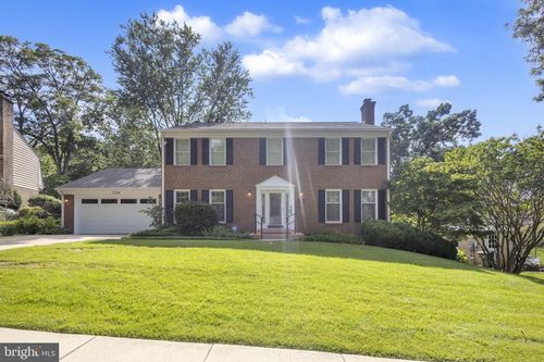2206 Fort Ward Pl, Alexandria, VA, 22304-1015 | Card Image
