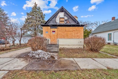 412 Jay St, Elgin, IL, 60120-8302 | Card Image