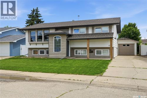 1388 Prince Cres, Moose Jaw, SK, S6H6E5 | Card Image