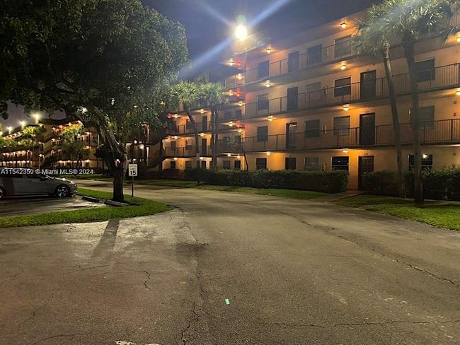APT-225 - 3101 Nw 47 Th Ter, Condo with 1 bedrooms, 2 bathrooms and null parking in Lauderdale Lakes FL | Image 21