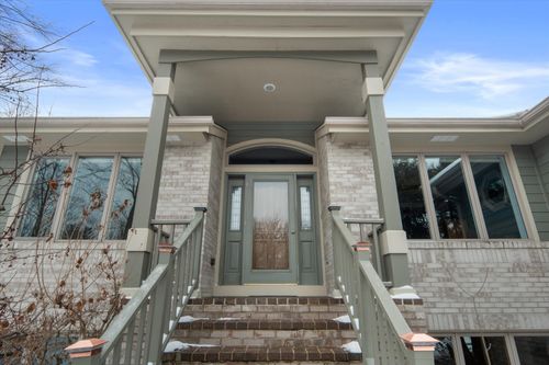 9325145 Bittersweet Dr, Lisbon, WI, 53089-1064 | Card Image