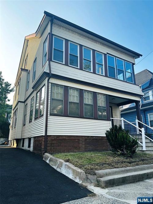 115 W End Ave, Newark, NJ, 07106-1949 | Card Image