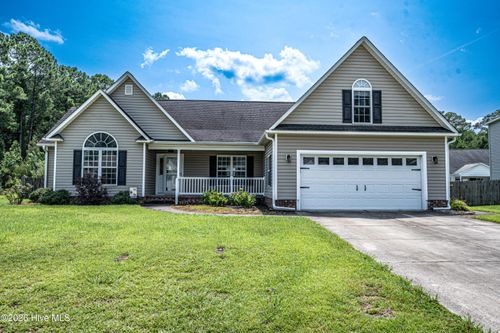 307 Croatan Woods Dr, New Bern, NC, 28562-9164 | Card Image