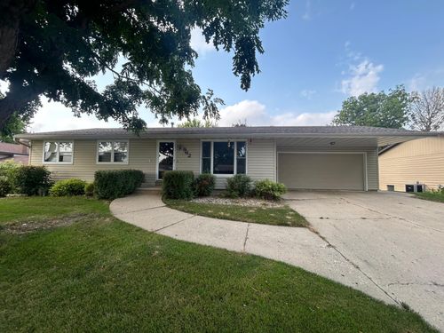 962 Miles Dr, Worthington, MN, 56187-1030 | Card Image