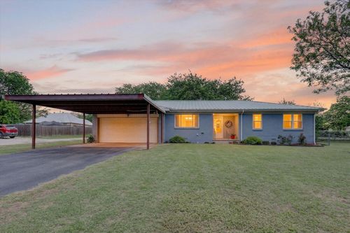 624 N Avenue A, Springtown, TX, 76082-2204 | Card Image