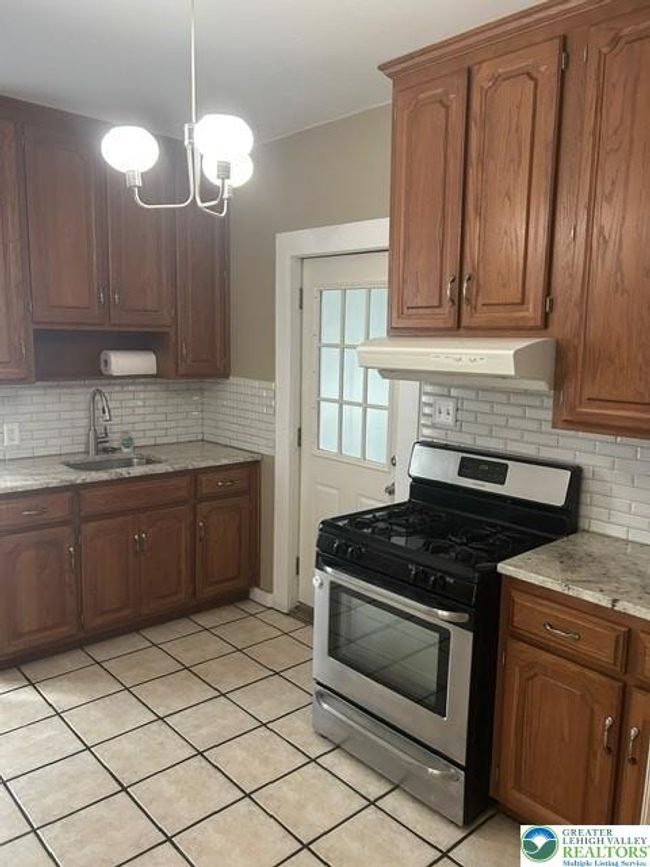 57 E Raspberry St, House other with 2 bedrooms, 2 bathrooms and null parking in BETHLEHEM PA | Image 16