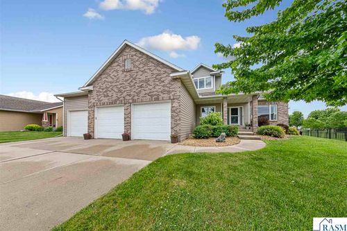 2294 Balsam Dr, North Mankato, MN, 56003-4500 | Card Image