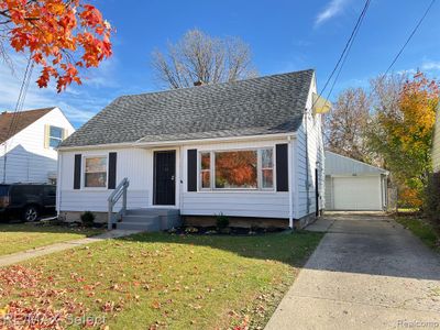 3221 Yale Street, Home with 4 bedrooms, 2 bathrooms and null parking in Flint MI | Image 1