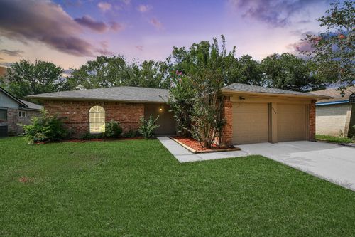 5322 Bulen Avenue, Friendswood, TX, 77546 | Card Image