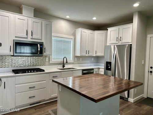 353 Steamboat Dr, Gypsum, CO, 81637-5284 | Card Image