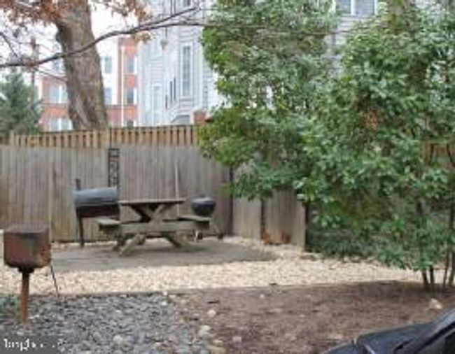 APT-1 - 1410 N Quinn St, Condo with 2 bedrooms, 1 bathrooms and null parking in ARLINGTON VA | Image 19