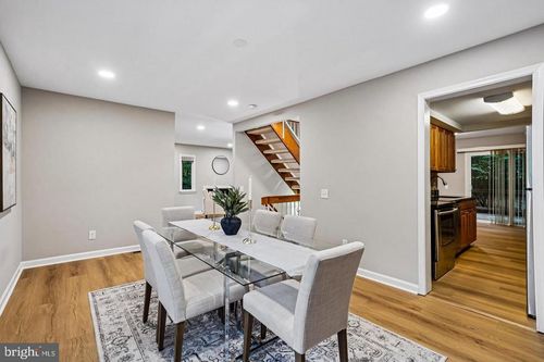 1537 Park Glen Ct, RESTON, VA, 20190-4913 | Card Image