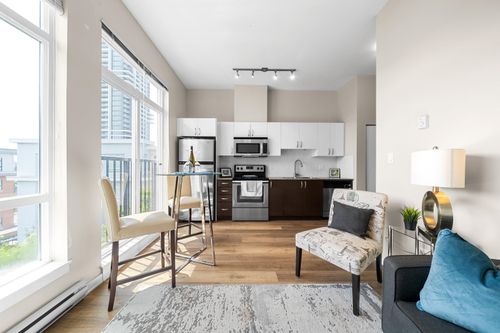 513-13728 108 Ave, Surrey, BC, V3T0G2 | Card Image