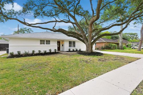 5719 Cerritos Dr, Houston, TX, 77035-2513 | Card Image