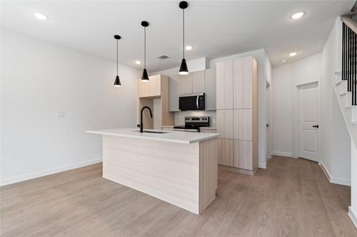 1031 North Ln, Houston, TX, 77088-6133 | Card Image