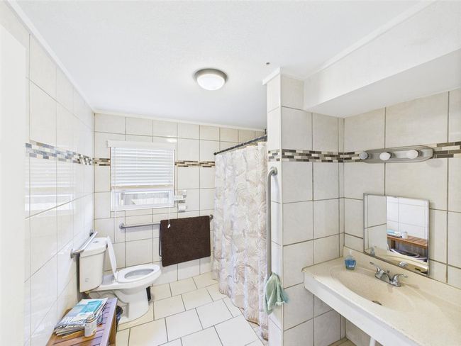 1429 S Mathis St, House other with 2 bedrooms, 1 bathrooms and null parking in Rockport TX | Image 16