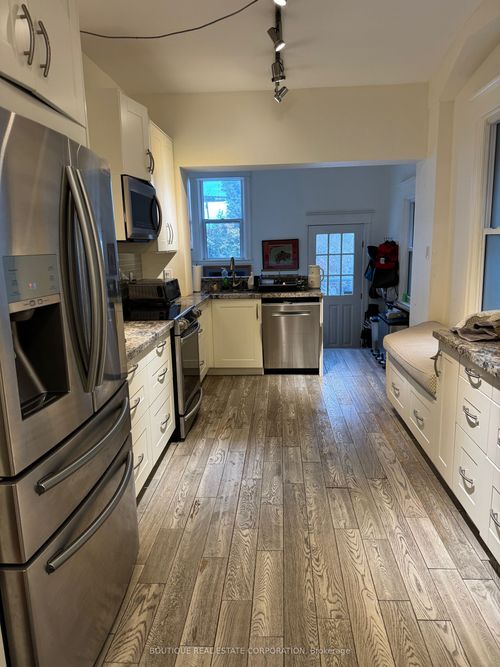 257 Concord Ave, Toronto, ON, M6H2P4 | Card Image