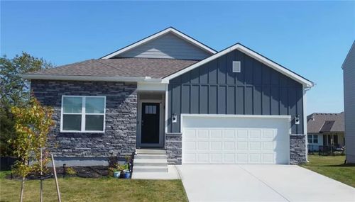 20121 Cornice St, Spring Hill, KS, 66083-5600 | Card Image