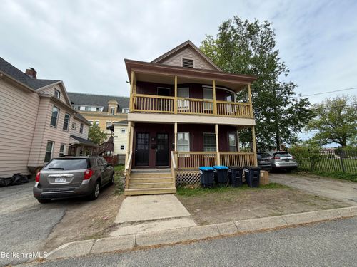 17 Wallace Pl, Pittsfield, MA, 01201-5256 | Card Image