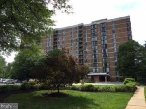 204-2300 Pimmit Dr, FALLS CHURCH, VA, 22043-2837 | Card Image