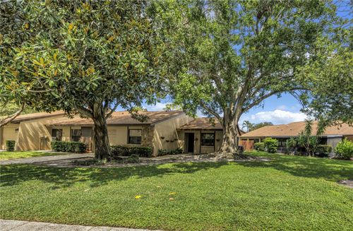 9691 Lake Seminole Dr E, LARGO, FL, 33773-4555 | Card Image