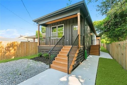 5921 Urquhart St, New Orleans, LA, 70117-2042 | Card Image