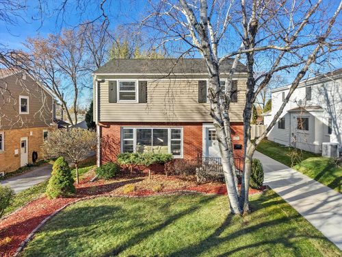 6165 N Santa Monica Boulevard, Whitefish Bay, WI, 53217 | Card Image