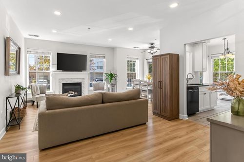 unit-101-5963 Founders Hill Dr, ALEXANDRIA, VA, 22310-5501 | Card Image