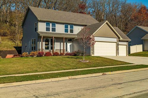 112 Valle Tell Dr, New Glarus, WI, 53574-9203 | Card Image