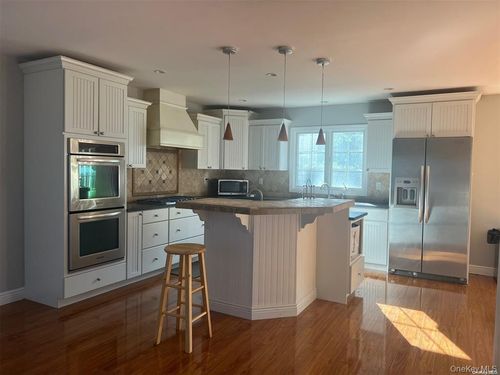 3 Thornridge Ln, South Setauket, NY, 11720-1419 | Card Image