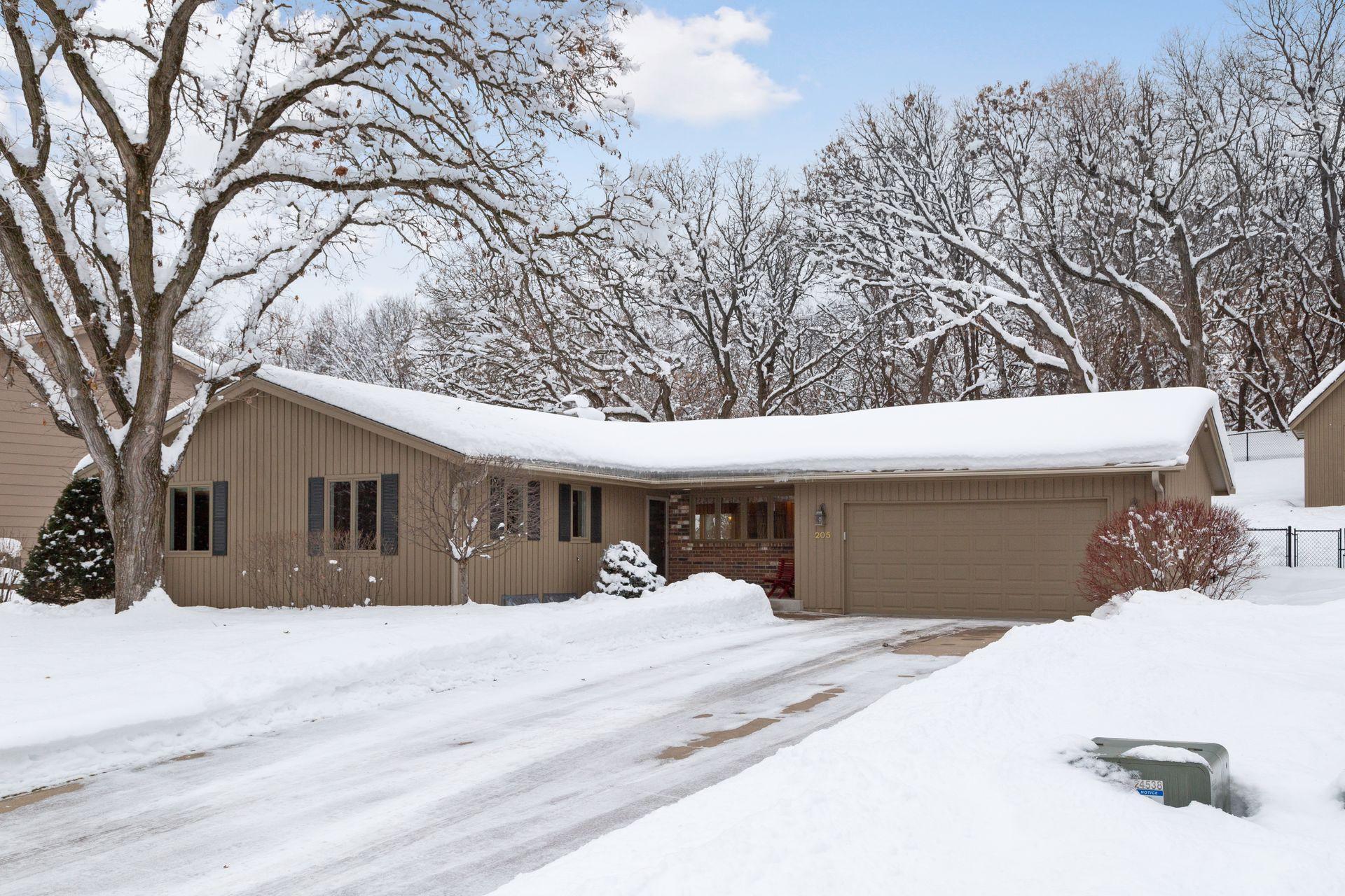 205 Belmont Court, Sold in Apple Valley - Zoocasa