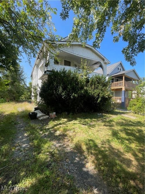 3326 E 132nd St, Cleveland, OH, 44120-3939 | Card Image