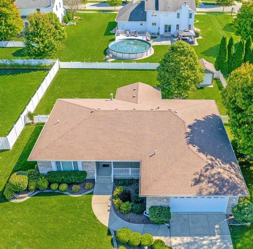 10717 Maloian Dr, Saint John, IN, 46373-9014 | Card Image