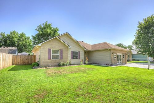 1422 W Macon St, Carthage, MO, 64836-3965 | Card Image