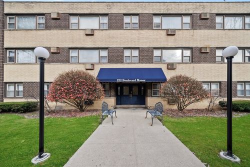 apt-101-222 Washington Blvd, Oak Park, IL, 60302-4126 | Card Image