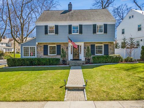 195 Central Pkwy, Mount Vernon, NY, 10552-1131 | Card Image