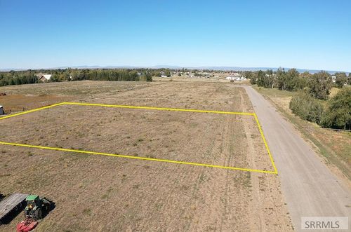 Lot 3 E St, Saint Anthony, ID, 83445 | Card Image