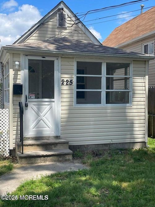 227-225227 Seeley Ave, Keansburg, NJ, 07734-1141 | Card Image