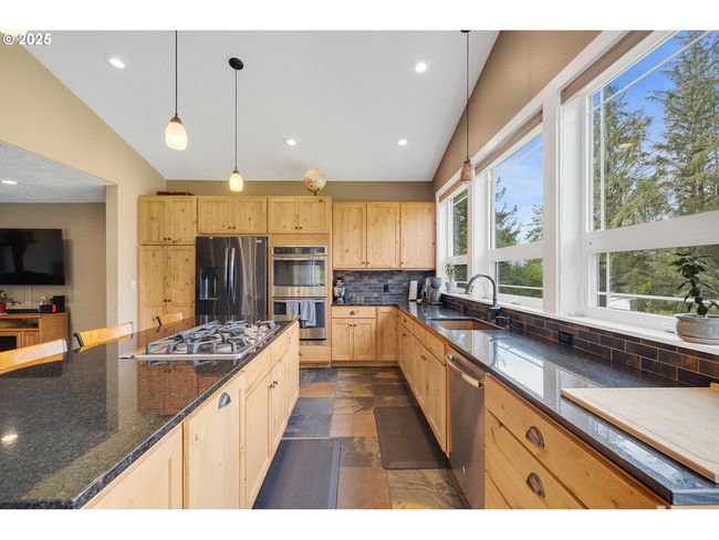 7705 Seattle Ave, House other with 4 bedrooms, 3 bathrooms and 3 parking in Bay City OR | Image 12