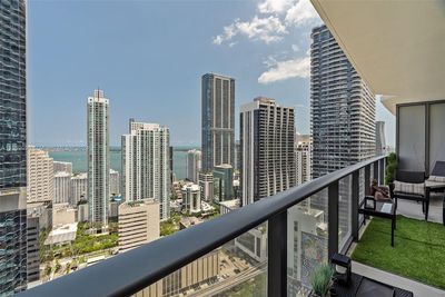 3502 - 45 Sw 9th St, Condo with 1 bedrooms, 2 bathrooms and null parking in Miami FL | Image 1