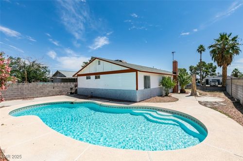 2116 Cameron St, Las Vegas, NV, 89102-3526 | Card Image