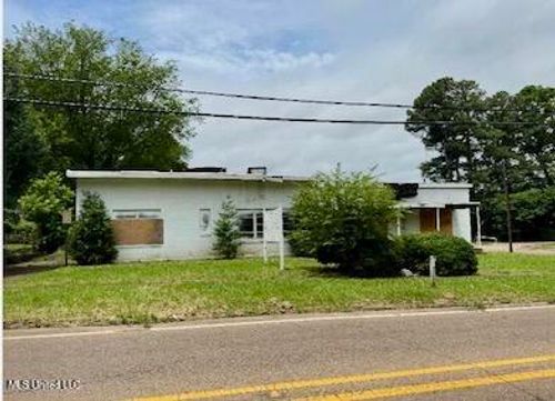 120 N Randolph St, Holly Springs, MS, 38635-2411 | Card Image