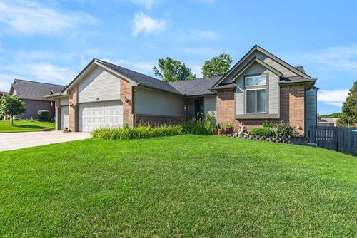 1101 E Rushwood Dr, Derby, KS, 67037-3460 | Card Image