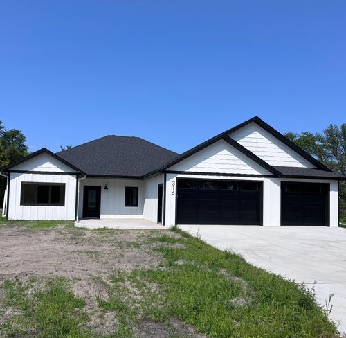 316 4th Ave Sw, Hankinson, ND, 58041-4436 | Card Image